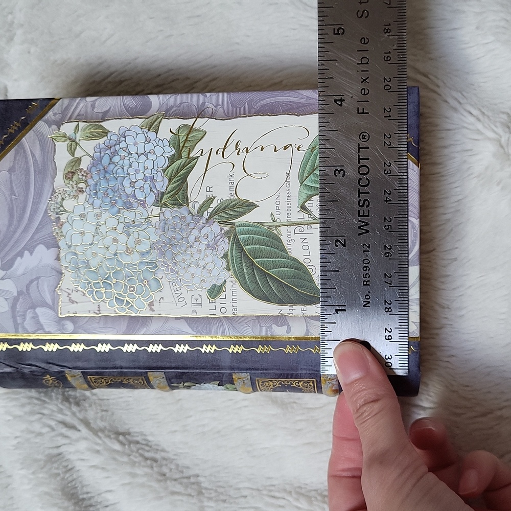 Punch Studio Hydrangea Themed Decorative Storage Book, New With Tags - Picture 6 of 7